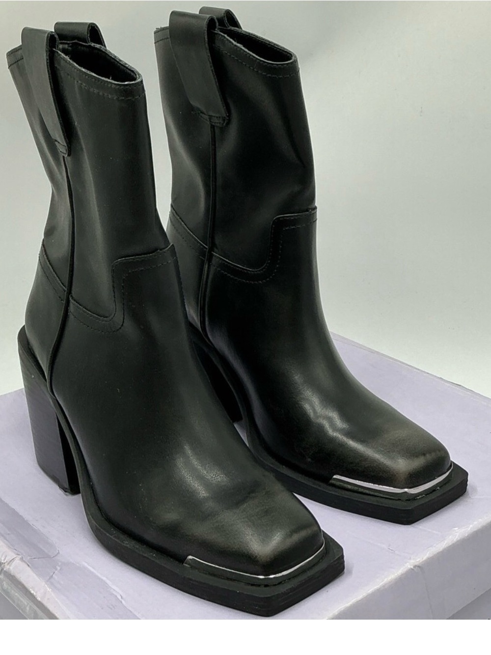 Madden Girl Black Dozie Square Toe Block Heel Boots size 9 NWOT